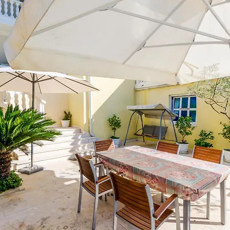 Two-bedroom In Appartement