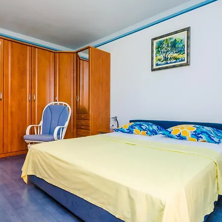 Two-bedroom In Lejlighed Slano