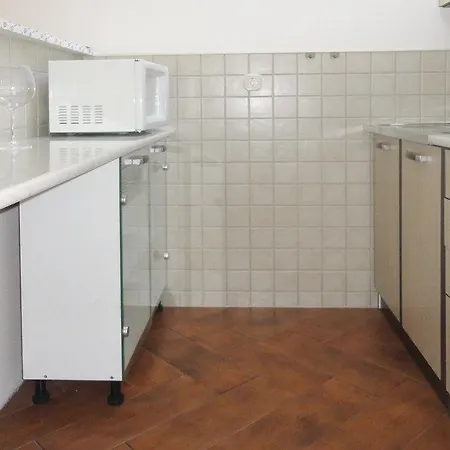 Appartement Gorgeous In With Kitchen